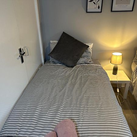 Wembley Serviced Apartment, 20Mins From Central Лондон Экстерьер фото